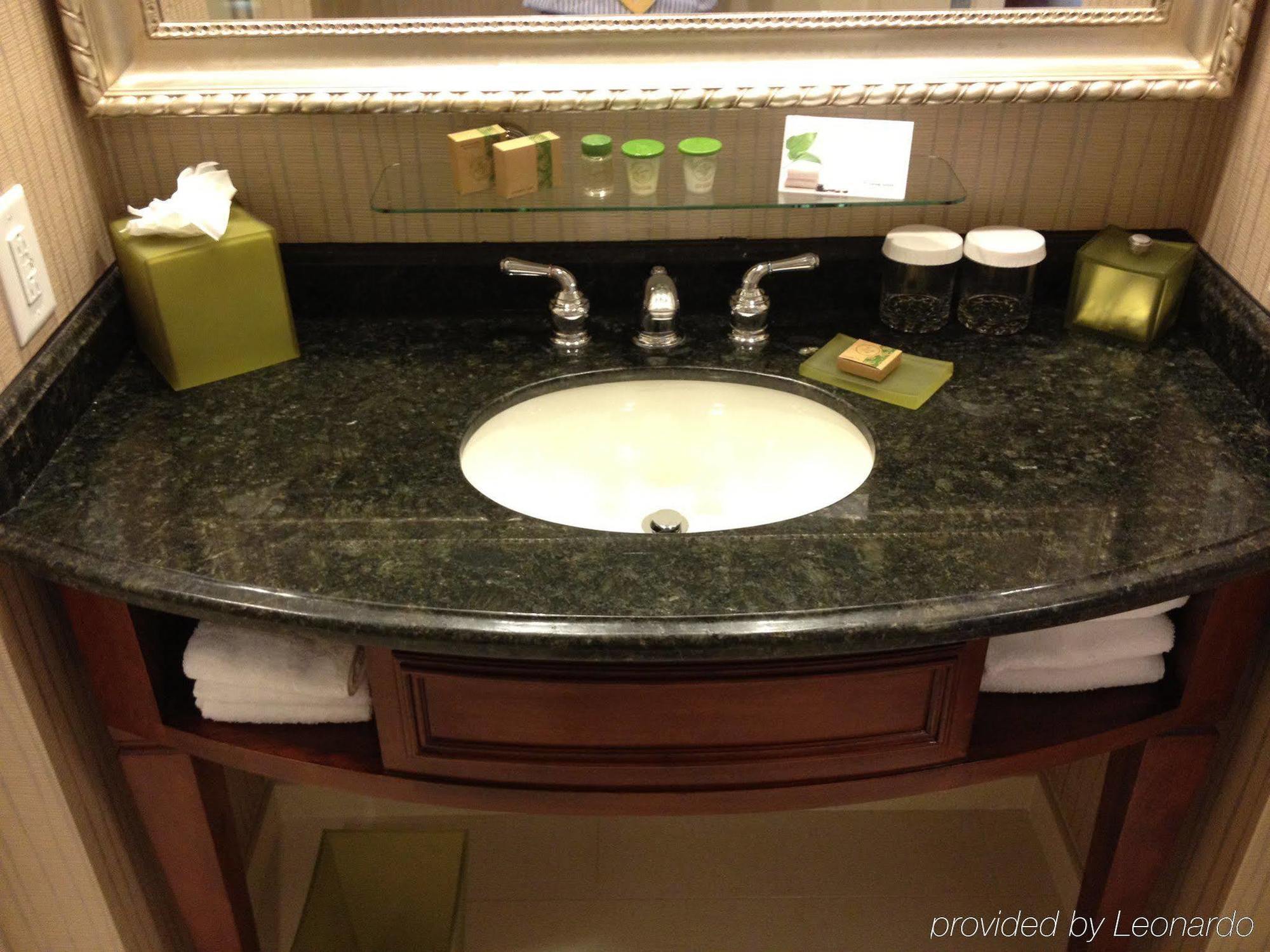 Town & Country Inn And Suites Charleston Bilik gambar